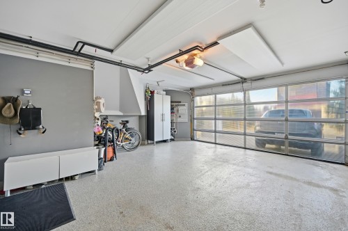 10065 90 Avenue, Edmonton, AB - Indoor Photo Showing Garage