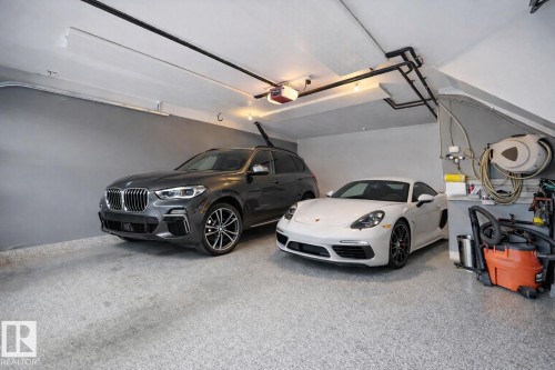 10065 90 Avenue, Edmonton, AB - Indoor Photo Showing Garage