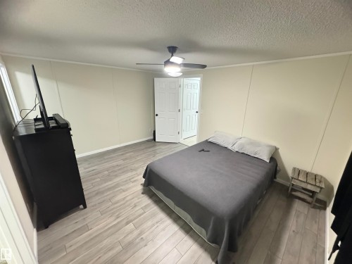 83 9501 104 Ave, Westlock, AB - Indoor Photo Showing Bedroom