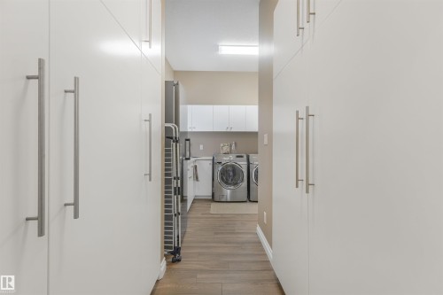 1130 Twin Brooks Point(E), Edmonton, AB - Indoor Photo Showing Laundry Room