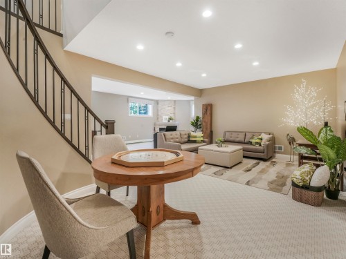 1130 Twin Brooks Point(E), Edmonton, AB - Indoor