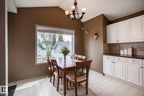 1825 Tufford Way, Edmonton, AB - Indoor Photo Showing Dining Room
