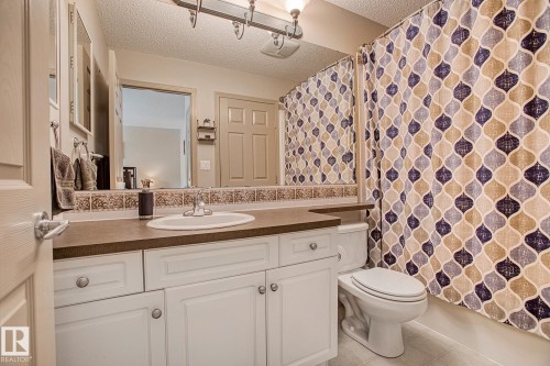 1825 Tufford Way, Edmonton, AB - Indoor Photo Showing Bathroom