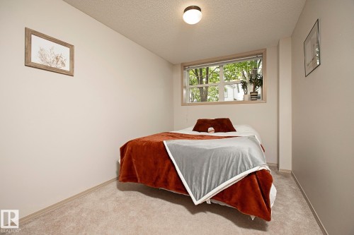 1825 Tufford Way, Edmonton, AB - Indoor Photo Showing Bedroom