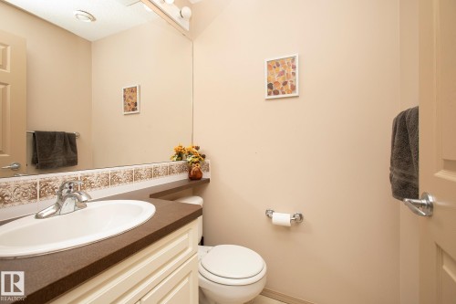 1825 Tufford Way, Edmonton, AB - Indoor Photo Showing Bathroom