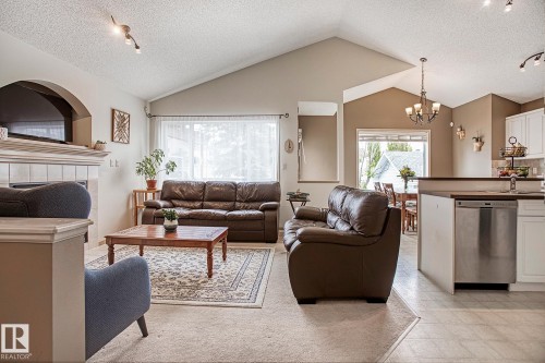 1825 Tufford Way, Edmonton, AB - Indoor Photo Showing Living Room
