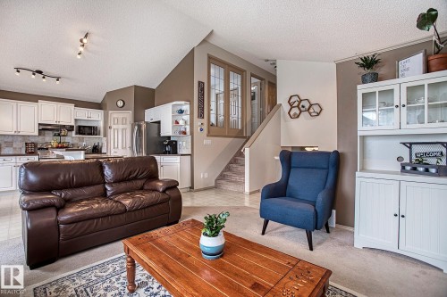 1825 Tufford Way, Edmonton, AB - Indoor Photo Showing Living Room