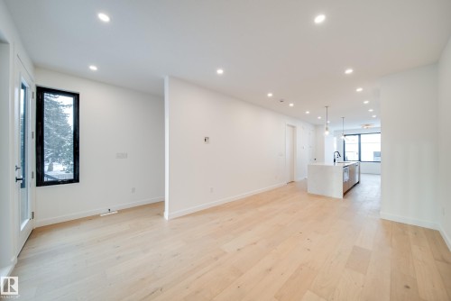 7540 80 Avenue, Edmonton, AB - Indoor Photo Showing Other Room