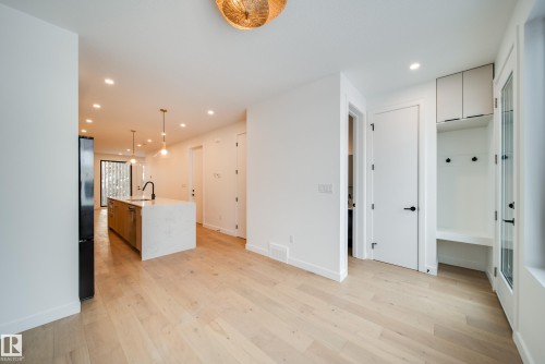 7540 80 Avenue, Edmonton, AB - Indoor