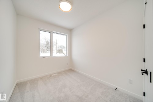 7540 80 Avenue, Edmonton, AB - Indoor Photo Showing Other Room
