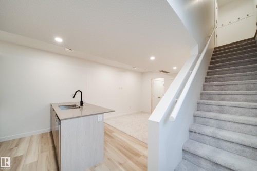 7540 80 Avenue, Edmonton, AB - Indoor Photo Showing Other Room