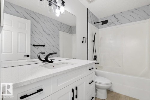 8916 175 Avenue, Edmonton, AB - Indoor Photo Showing Bathroom