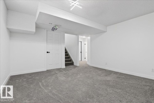 8916 175 Avenue, Edmonton, AB - Indoor Photo Showing Other Room