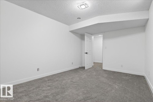 8916 175 Avenue, Edmonton, AB - Indoor Photo Showing Other Room