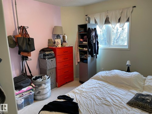 2 1295 Carter Crest Road, Edmonton, AB - Indoor Photo Showing Bedroom