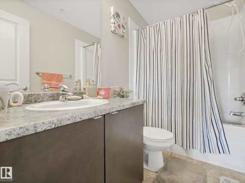 212 508 Albany Way, Edmonton, AB - Indoor Photo Showing Bathroom