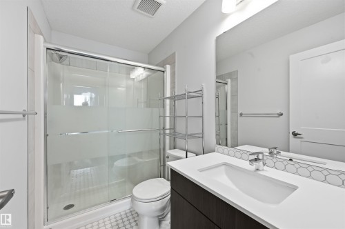 106 812 Welsh Drive, Edmonton, AB - Indoor Photo Showing Bathroom