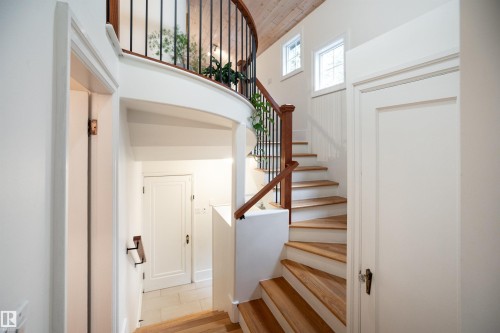 10015 97 Avenue, Edmonton, AB - Indoor Photo Showing Other Room