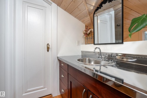 10015 97 Avenue, Edmonton, AB - Indoor Photo Showing Kitchen