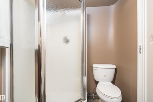 10015 97 Avenue, Edmonton, AB - Indoor Photo Showing Bathroom