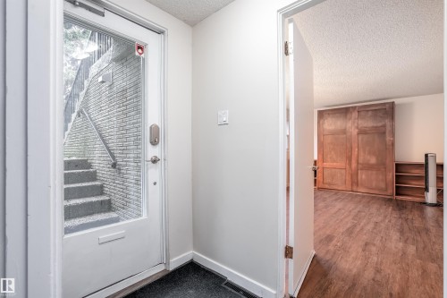 10015 97 Avenue, Edmonton, AB - Indoor Photo Showing Other Room