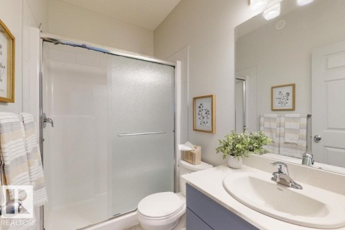 8612 183 Avenue, Edmonton, AB - Indoor Photo Showing Bathroom