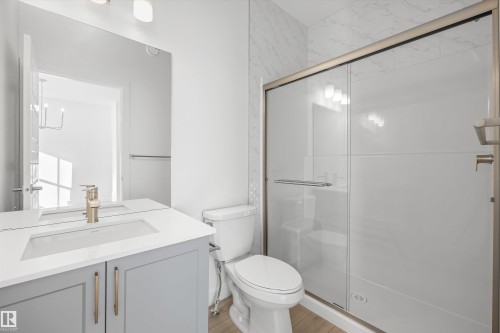 20715 43 Avenue, Edmonton, AB - Indoor Photo Showing Bathroom