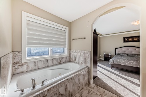 16104 136 Street, Edmonton, AB - Indoor Photo Showing Bathroom