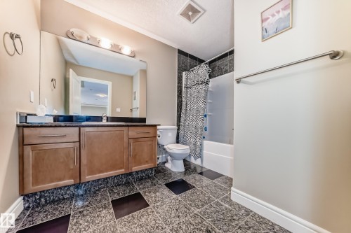 16104 136 Street, Edmonton, AB - Indoor Photo Showing Bathroom
