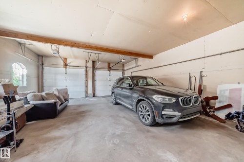 16104 136 Street, Edmonton, AB - Indoor Photo Showing Garage