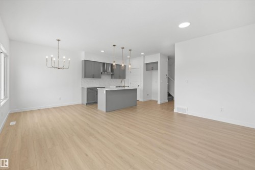 8704 183 Avenue, Edmonton, AB - Indoor Photo Showing Kitchen