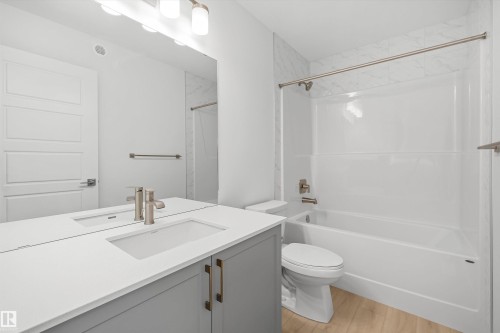 8704 183 Avenue, Edmonton, AB - Indoor Photo Showing Bathroom