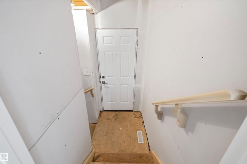 8704 183 Avenue, Edmonton, AB - Indoor Photo Showing Other Room