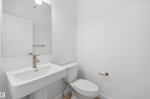 8704 183 Avenue, Edmonton, AB - Indoor Photo Showing Bathroom