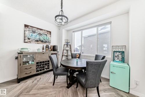 36 2072 Wonnacott Way, Edmonton, AB - Indoor Photo Showing Dining Room