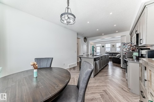 36 2072 Wonnacott Way, Edmonton, AB - Indoor Photo Showing Dining Room