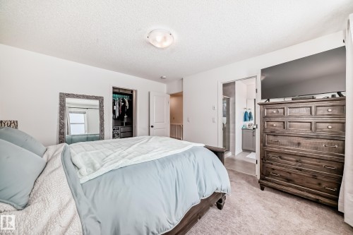 36 2072 Wonnacott Way, Edmonton, AB - Indoor Photo Showing Bedroom