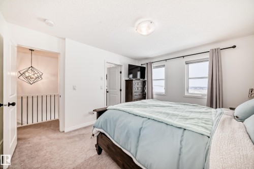 36 2072 Wonnacott Way, Edmonton, AB - Indoor Photo Showing Bedroom