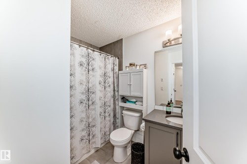 36 2072 Wonnacott Way, Edmonton, AB - Indoor Photo Showing Bathroom