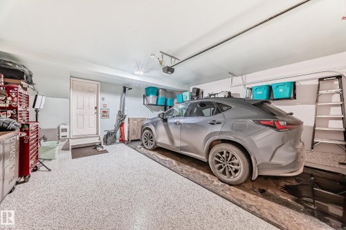 36 2072 Wonnacott Way, Edmonton, AB - Indoor Photo Showing Garage
