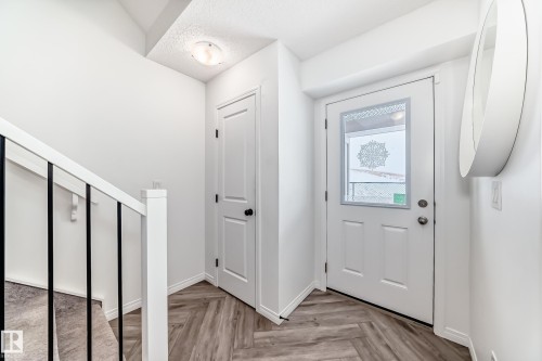 36 2072 Wonnacott Way, Edmonton, AB - Indoor Photo Showing Other Room