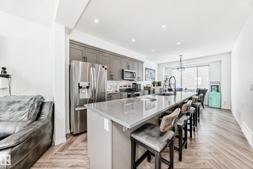 36 2072 Wonnacott Way, Edmonton, AB - Indoor Photo Showing Kitchen With Stainless Steel Kitchen With Upgraded Kitchen