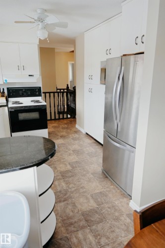 4505 57 Avenue, Barrhead, AB - Indoor Photo Showing Kitchen