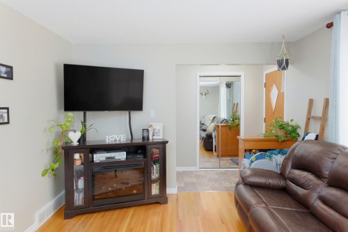 4505 57 Avenue, Barrhead, AB - Indoor Photo Showing Living Room