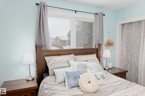4505 57 Avenue, Barrhead, AB - Indoor Photo Showing Bedroom