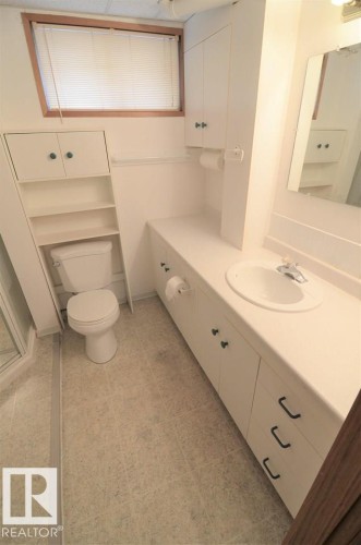 4505 57 Avenue, Barrhead, AB - Indoor Photo Showing Bathroom