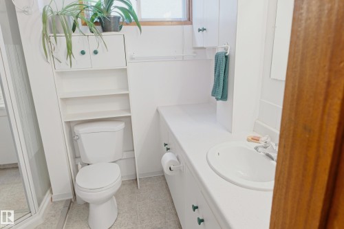 4505 57 Avenue, Barrhead, AB - Indoor Photo Showing Bathroom
