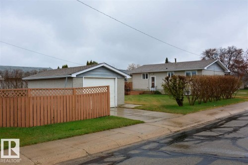 4505 57 Avenue, Barrhead, AB - Outdoor