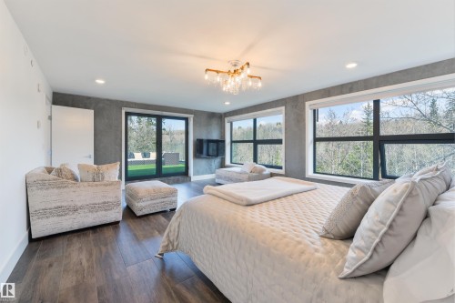 9213 97 Street, Edmonton, AB - Indoor Photo Showing Bedroom