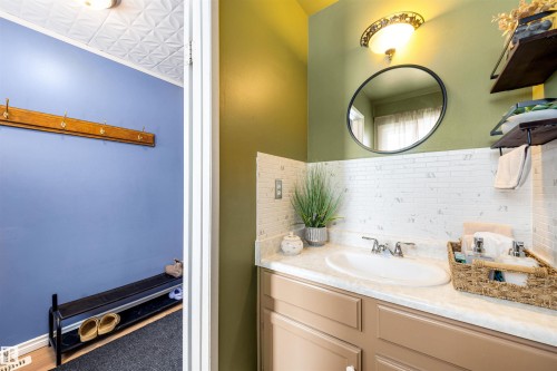 112 16725 106 Street, Edmonton, AB - Indoor Photo Showing Bathroom